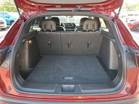 Certified 2024 Chevrolet Trax RS w/ Sunroof Package FWD image 28