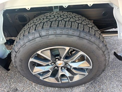 New 2026 Chevrolet Silverado 1500 LT w/ Z71 Off-Road Package AWD/4WD image 11