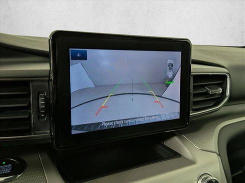 Used 2021 Ford Explorer XLT w/ Equipment Group 202A RWD image 19