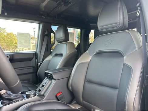 New 2025 Ford Bronco Outer Banks w/ Sasquatch Package image 11