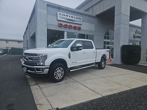Used 2019 Ford F250 Lariat w/ Lariat Value Package image 5