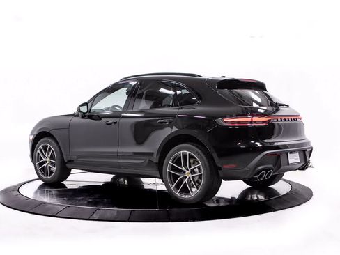 Certified 2026 Porsche Macan AWD/4WD image 3