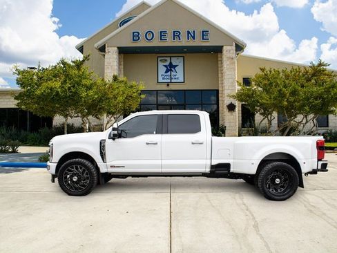 Used 2025 Ford F350 Platinum w/ Platinum Plus Package image 2