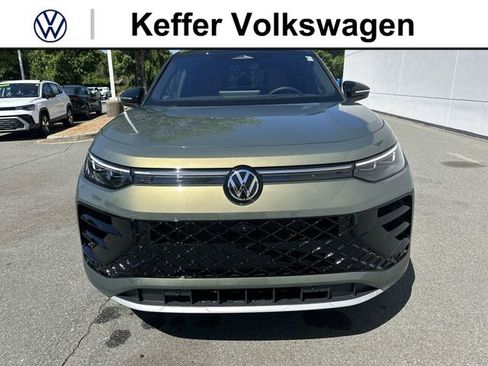 New 2026 Volkswagen Tiguan SEL R-Line AWD/4WD image 8