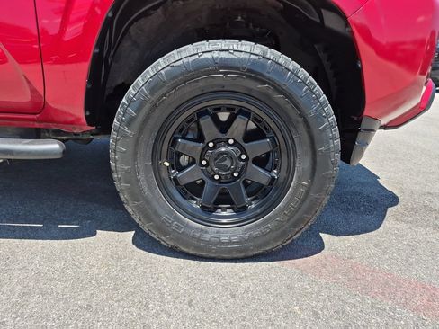 Used 2023 Toyota Tacoma SR AWD/4WD image 15
