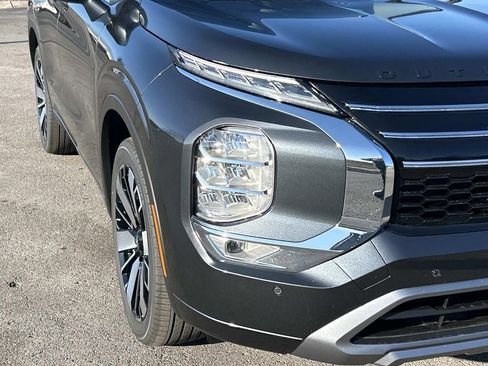 New 2025 Mitsubishi Outlander SEL image 9