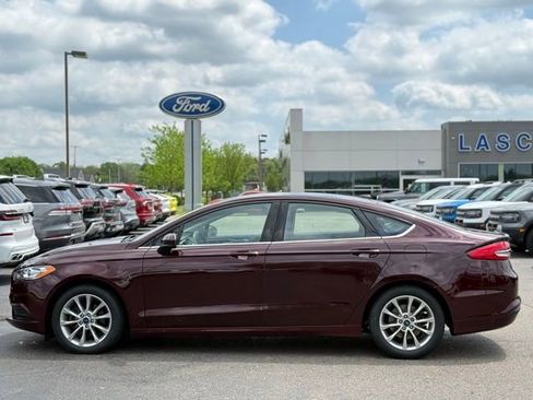 Used 2017 Ford Fusion SE w/ Fusion SE Technology Package FWD image 39
