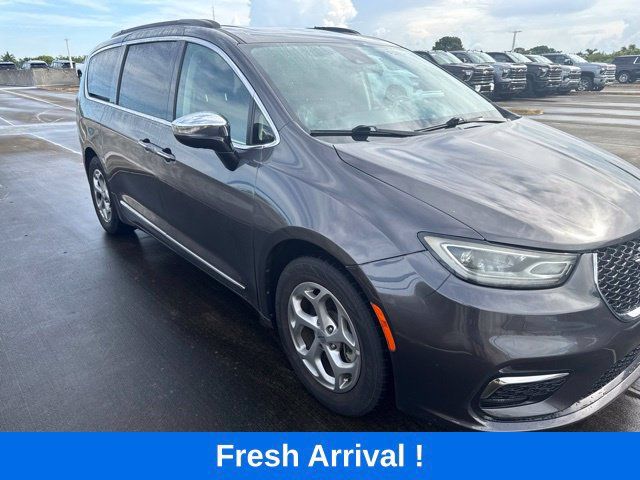 Used 2023 Chrysler Pacifica Limited FWD image 14