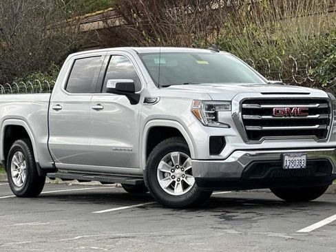 Used 2020 GMC Sierra 1500 SLE w/ SLE Value Package image 2
