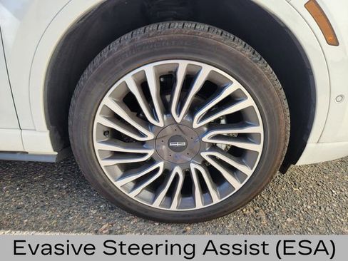 Used 2022 Lincoln Corsair Reserve w/ Equipment Group 201A image 21