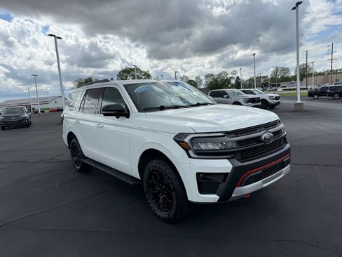 Used 2023 Ford Expedition Timberline image 3