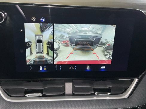 Used 2025 Chevrolet Equinox LT w/ Convenience Package II image 20