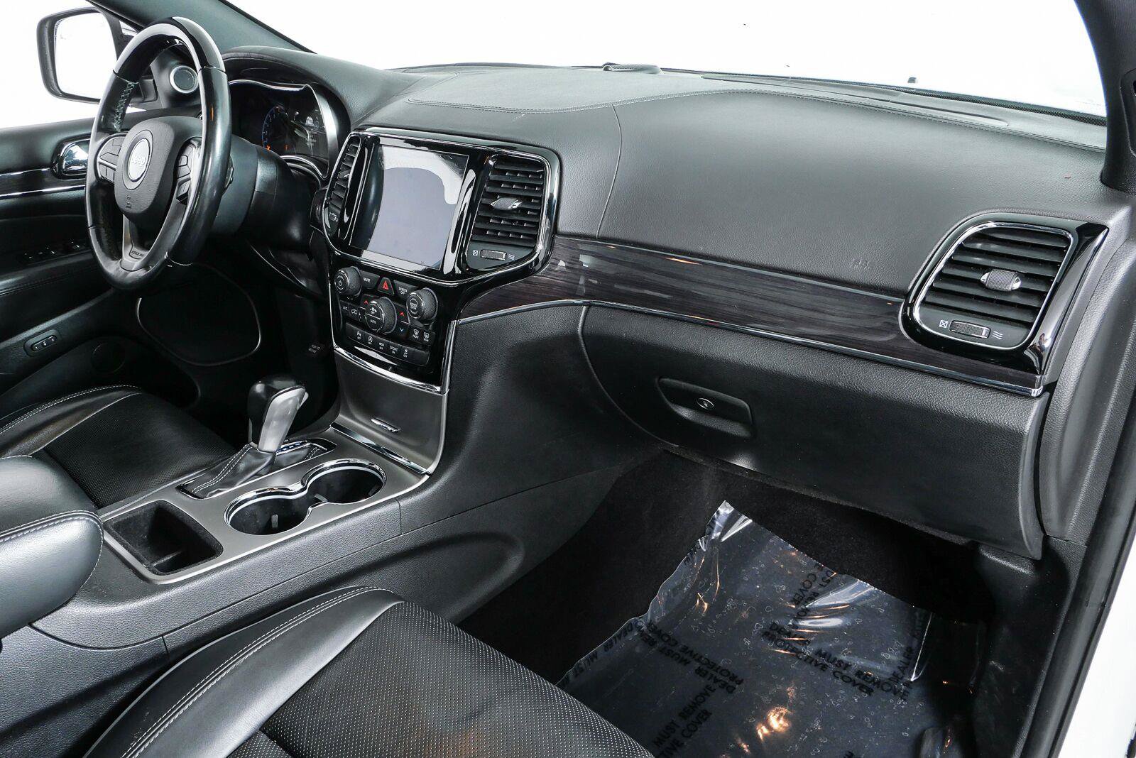 Used 2020 Jeep Grand Cherokee Overland RWD image 25