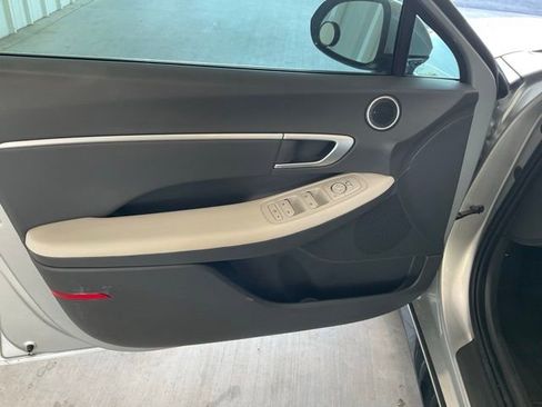 Used 2025 Hyundai Sonata SEL FWD image 4