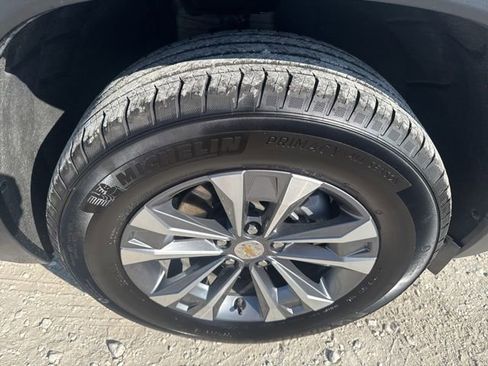 Used 2025 Chevrolet Equinox LT image 28