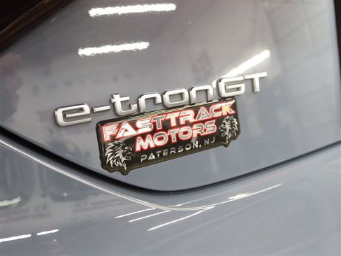 Used 2023 Audi e-tron GT Prestige AWD/4WD image 11