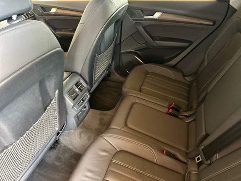 Used 2023 Audi Q5 2.0T Premium w/ Convenience Package AWD/4WD image 4