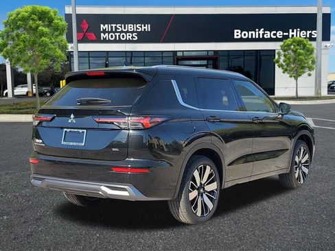 New 2026 Mitsubishi Outlander SEL FWD image 3