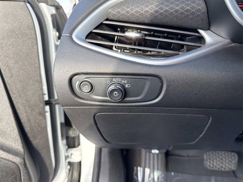 Used 2023 Chevrolet Malibu LT image 12