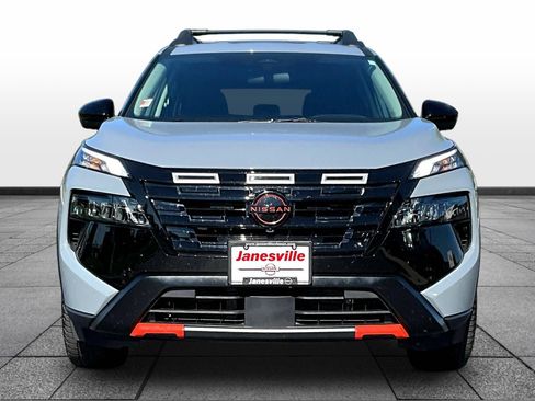 Certified 2026 Nissan Rogue SV AWD/4WD image 2