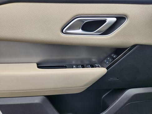 Used 2020 Land Rover Range Rover Velar S image 14