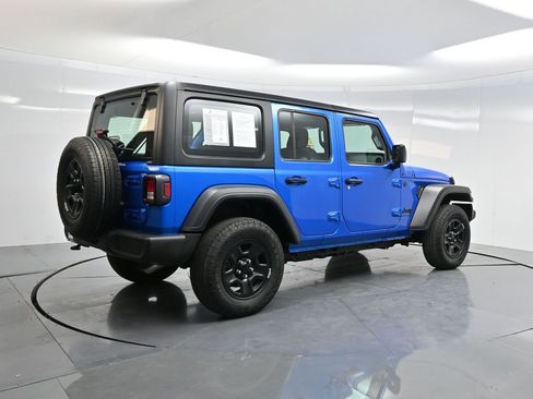 Used 2025 Jeep Wrangler Sport image 44