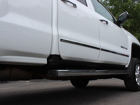 Used 2015 GMC Sierra 2500 SLT w/ Snow Plow Prep Package image 41