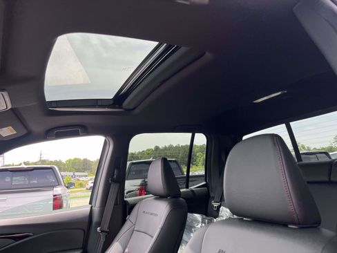 New 2026 Honda Ridgeline Black Edition image 12