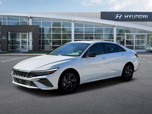 New 2026 Hyundai Elantra SEL Sport Premium FWD image 2