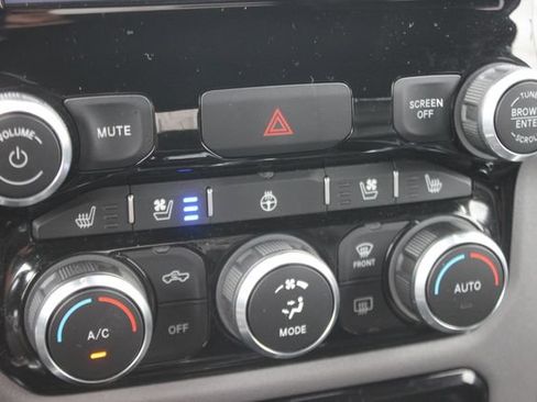 Used 2023 RAM 1500 Laramie AWD/4WD image 8
