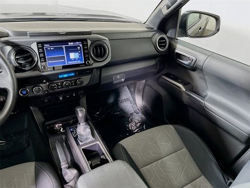 Certified 2022 Toyota Tacoma TRD Off-Road image 21