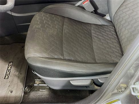 Used 2024 Nissan Kicks SV image 17