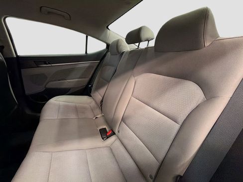 Used 2017 Hyundai Elantra SE image 23
