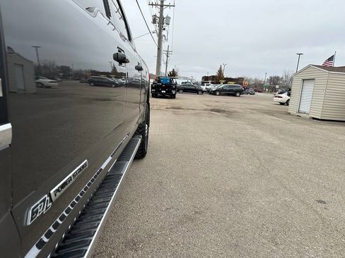 Used 2017 Ford F250 Lariat w/ FX4 Off-Road Package AWD/4WD image 17