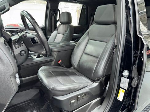 Used 2022 Chevrolet Tahoe Z71 w/ Luxury Package AWD/4WD image 4