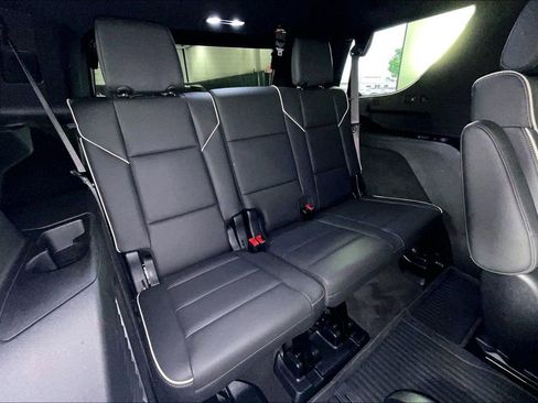 Used 2025 Cadillac Escalade Sport AWD/4WD image 39