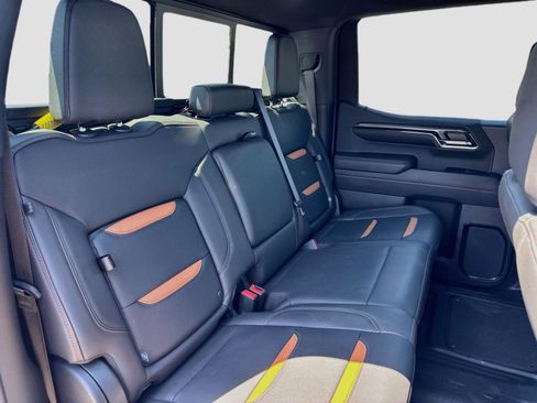 Used 2024 GMC Sierra 1500 AT4 w/ Technology Package AWD/4WD image 20