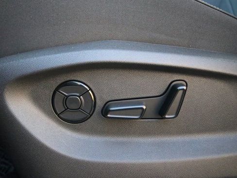 New 2026 Volkswagen Tiguan SE R-Line image 9