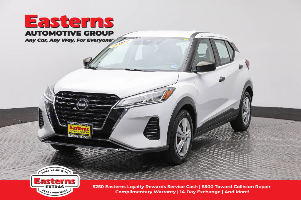 Used 2022 Nissan Kicks S FWD image 1