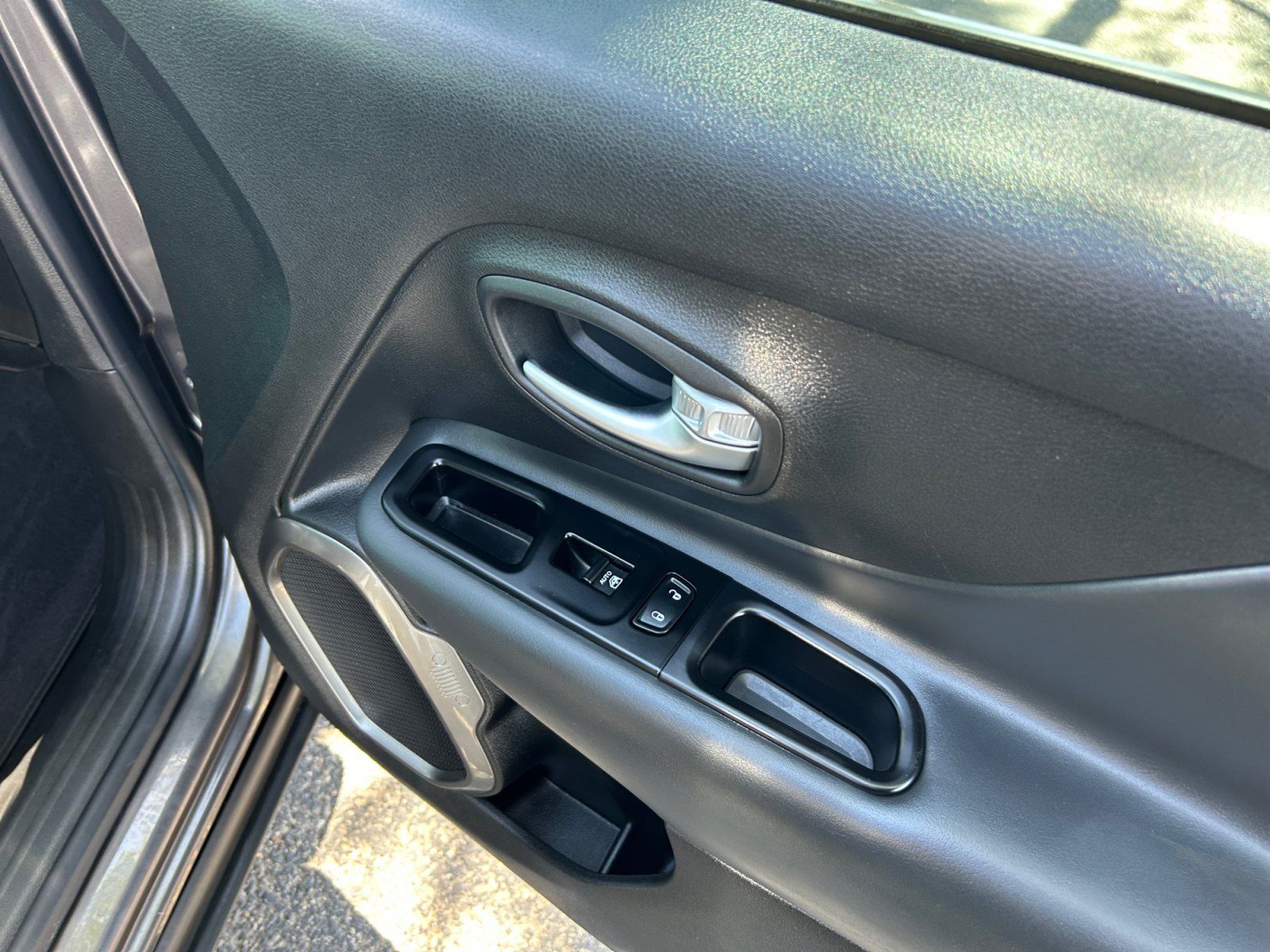 Certified 2021 Jeep Renegade Limited AWD/4WD image 16