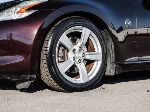 Used 2010 Nissan 370Z Touring image 38