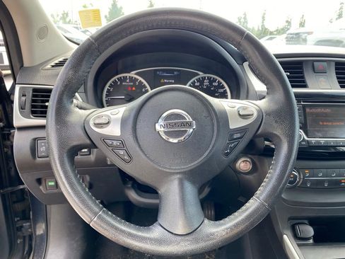 Used 2016 Nissan Sentra SV FWD image 11