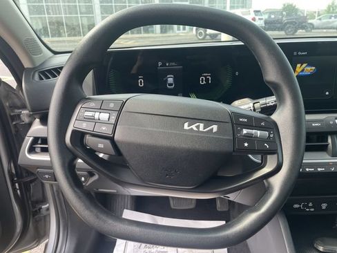 Used 2025 Kia K4 FWD image 19
