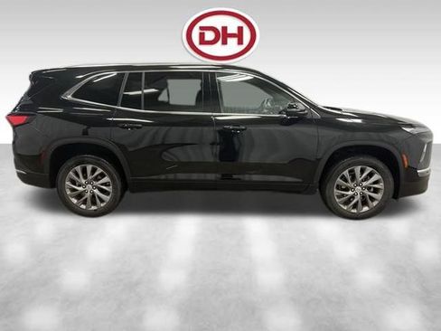Used 2025 Buick Enclave Preferred image 2