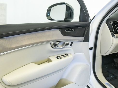Certified 2026 Volvo XC90 B6 Ultra w/ Protection Package AWD/4WD image 26