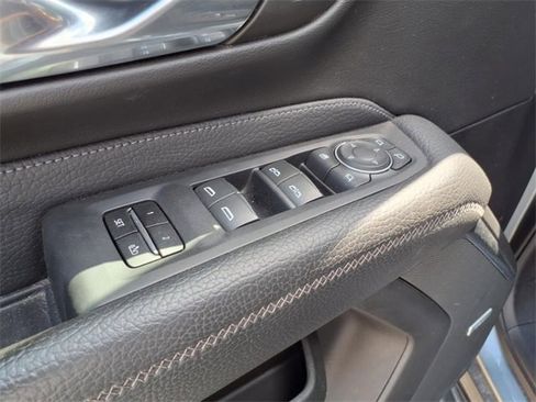 Used 2023 GMC Yukon Denali image 17