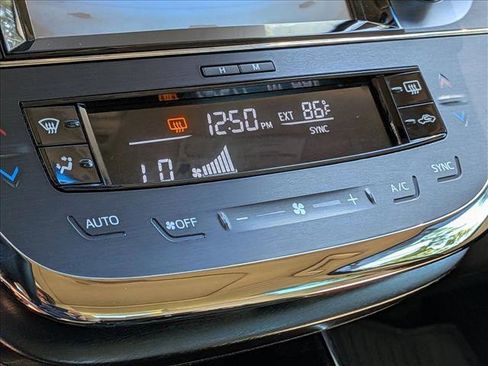 Used 2017 Toyota Avalon XLE Premium FWD image 7