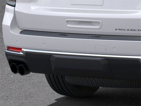 New 2025 Chevrolet Suburban Premier image 14