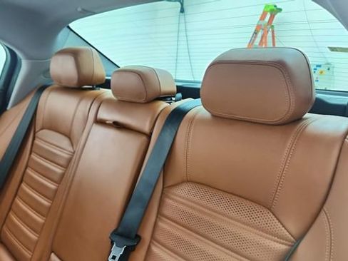 Used 2017 Alfa Romeo Giulia Ti w/ TI 19" Sport Package image 29