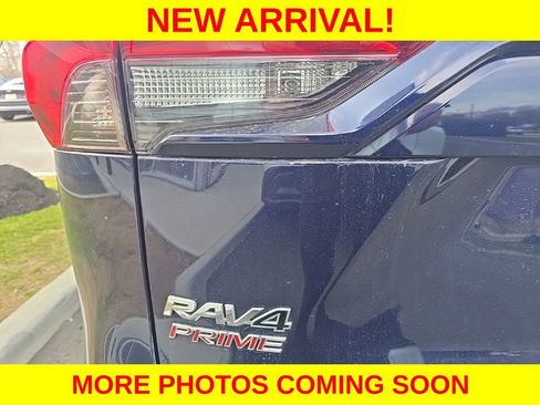 Used 2024 Toyota RAV4 SE w/ Weather & Moonroof Package image 11
